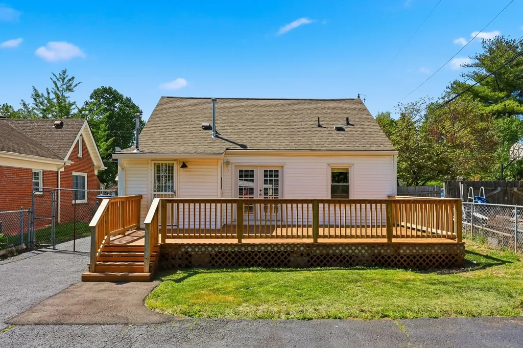 114 Pin Oak Drive Lexington KY 40503