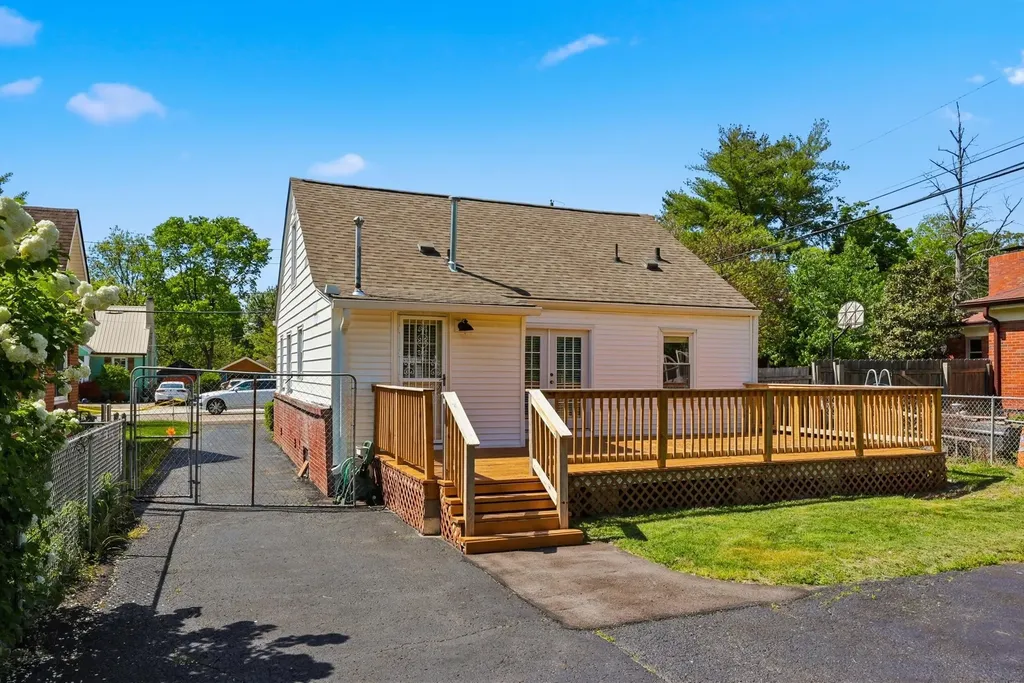 114 Pin Oak Drive Lexington KY 40503
