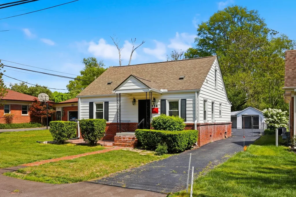 114 Pin Oak Drive Lexington KY 40503