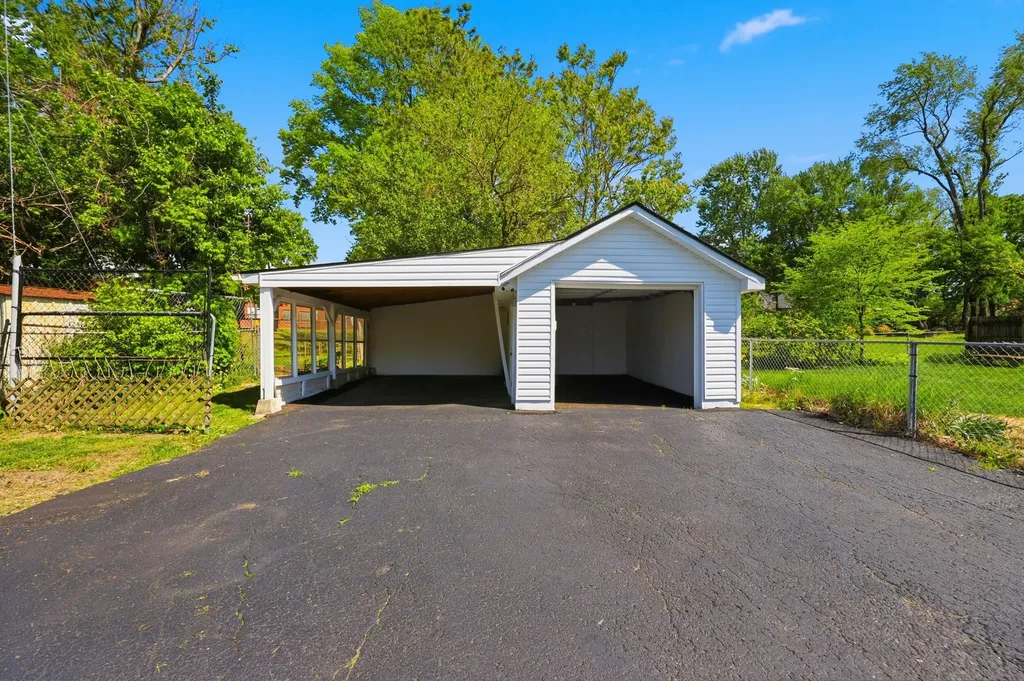 114 Pin Oak Drive Lexington KY 40503