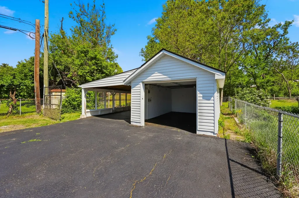 114 Pin Oak Drive Lexington KY 40503