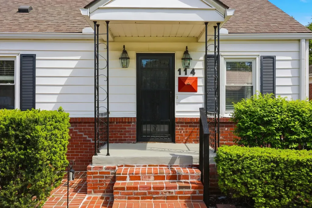 114 Pin Oak Drive Lexington KY 40503