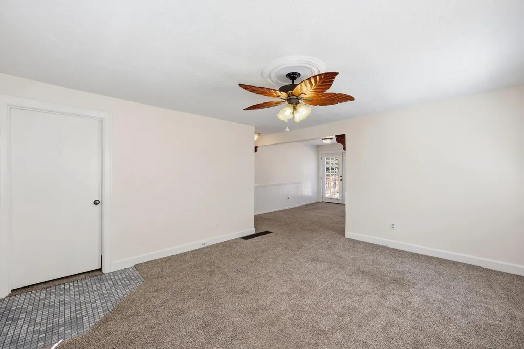 114 Pin Oak Drive Lexington KY 40503