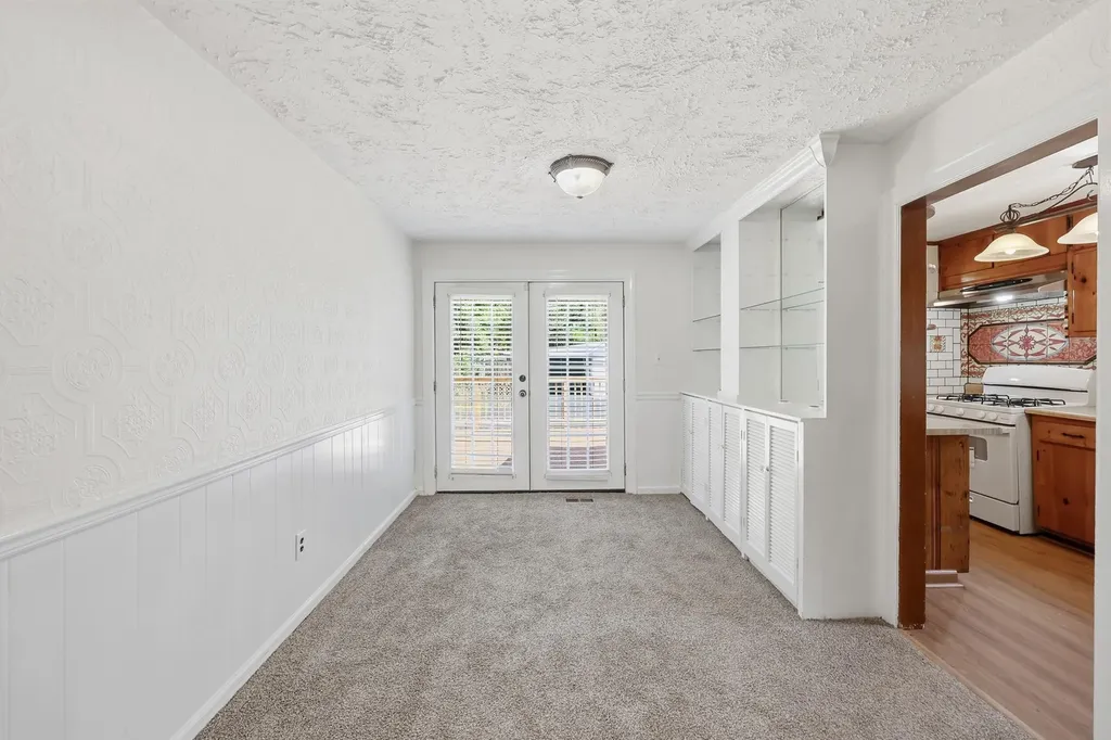 114 Pin Oak Drive Lexington KY 40503