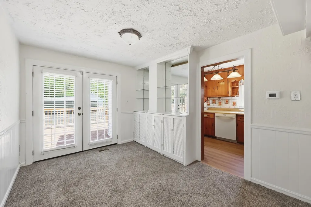 114 Pin Oak Drive Lexington KY 40503