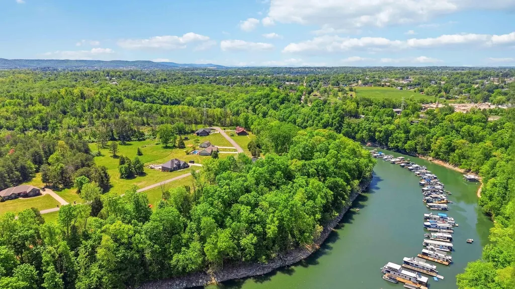 775 Cedar Pointe Drive Somerset KY 42501