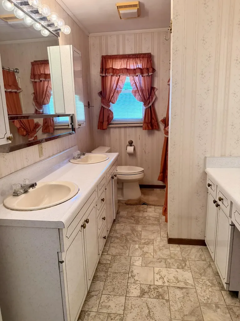 324 Hicks Lane London KY 40744