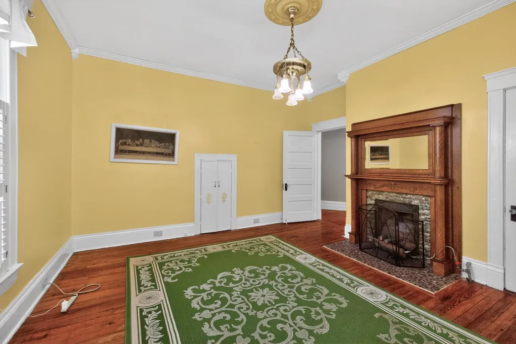 382 S Main Street Winchester KY 40391