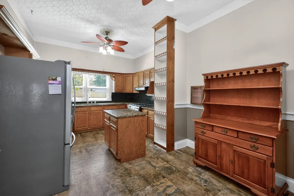 382 S Main Street Winchester KY 40391