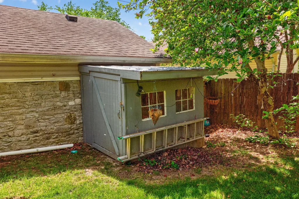 382 S Main Street Winchester KY 40391