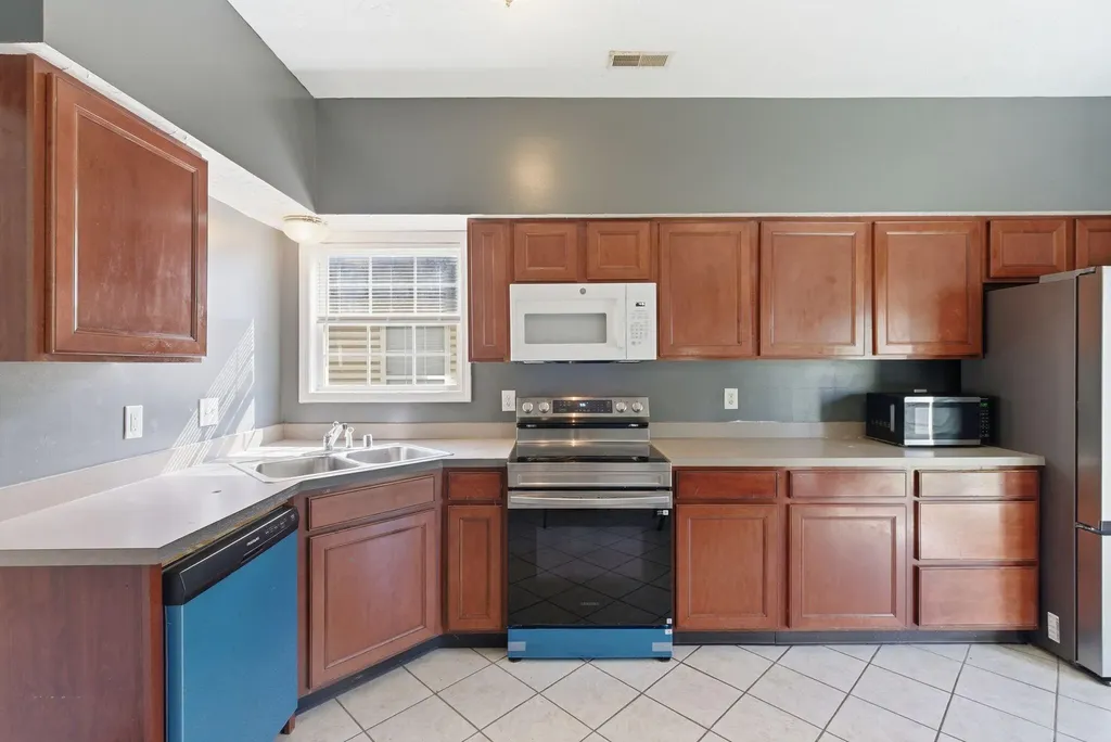 729 Pioneer Lane Lexington KY 40505