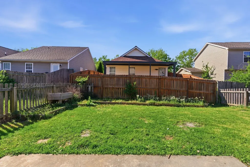 729 Pioneer Lane Lexington KY 40505