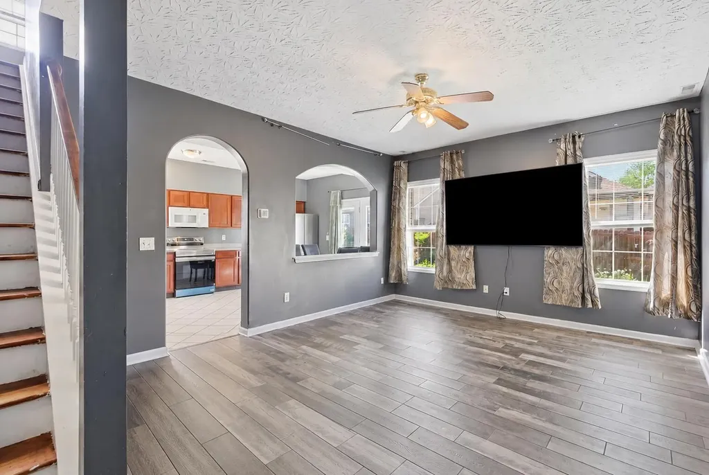 729 Pioneer Lane Lexington KY 40505