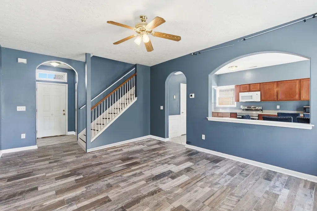 729 Pioneer Lane Lexington KY 40505