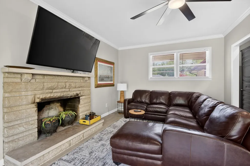 653 Beth Lane Lexington KY 40503