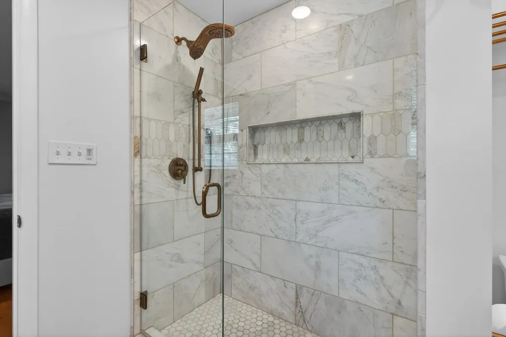 653 Beth Lane Lexington KY 40503
