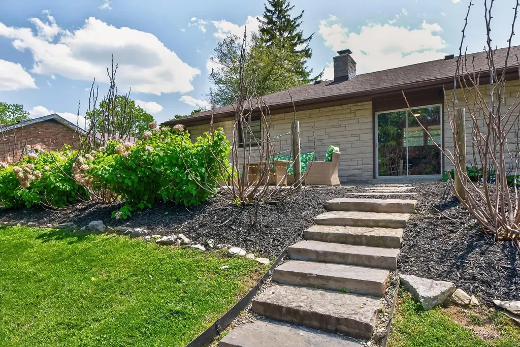 653 Beth Lane Lexington KY 40503