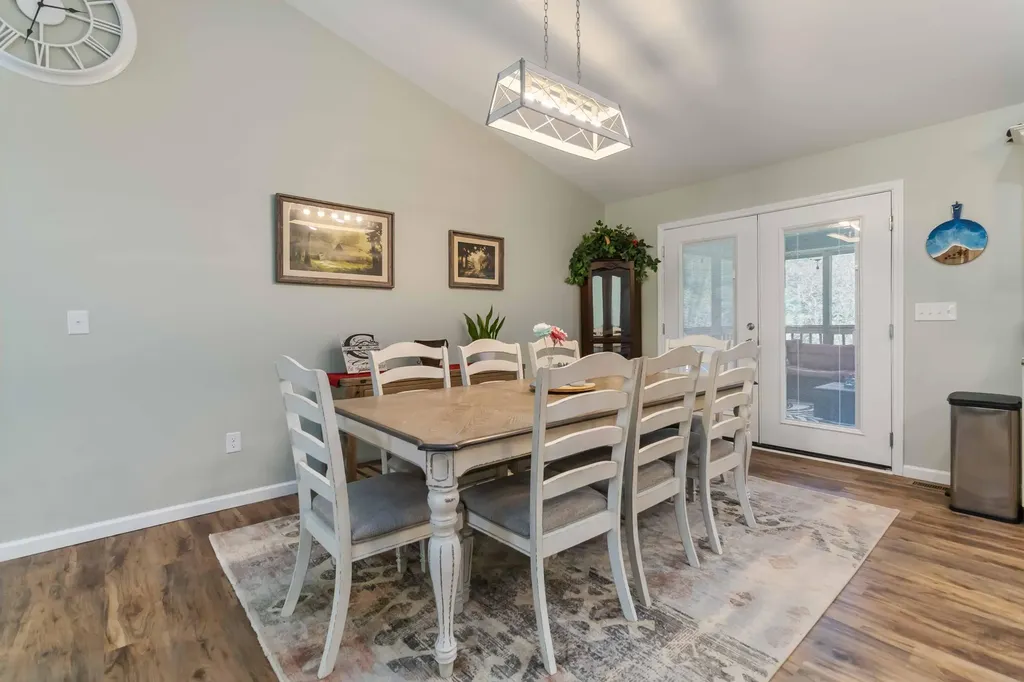 688 Rooks Branch Road Keavy KY 40737