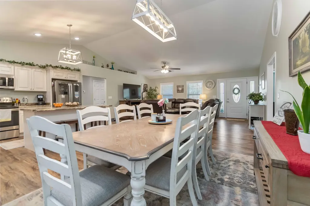 688 Rooks Branch Road Keavy KY 40737
