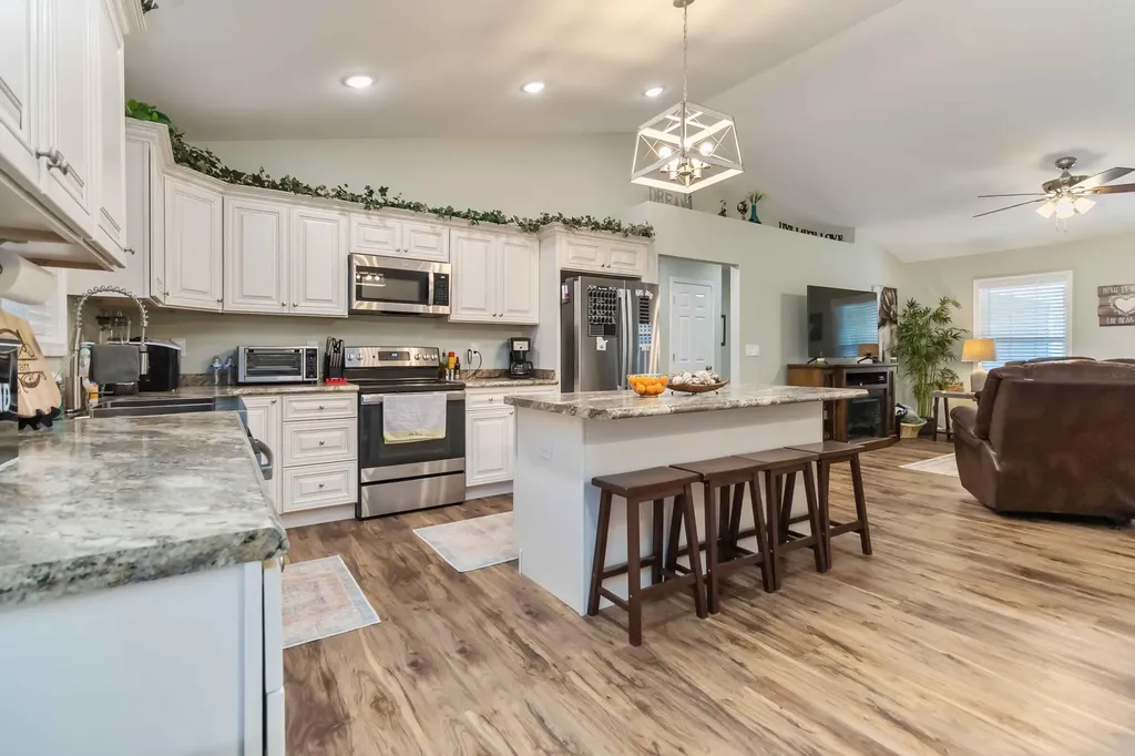 688 Rooks Branch Road Keavy KY 40737