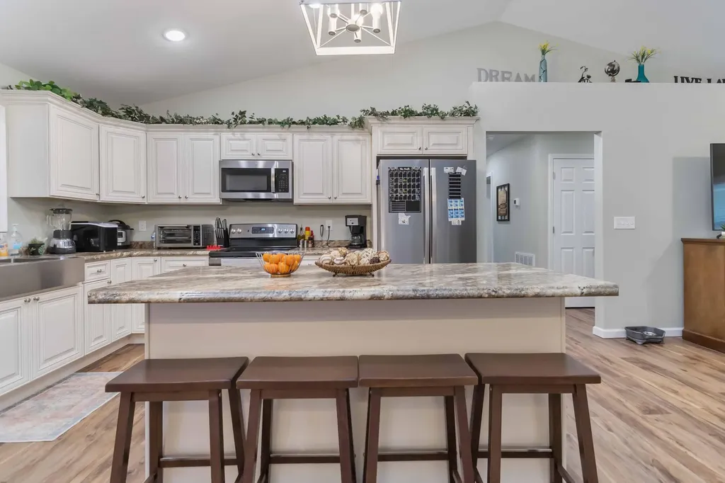 688 Rooks Branch Road Keavy KY 40737