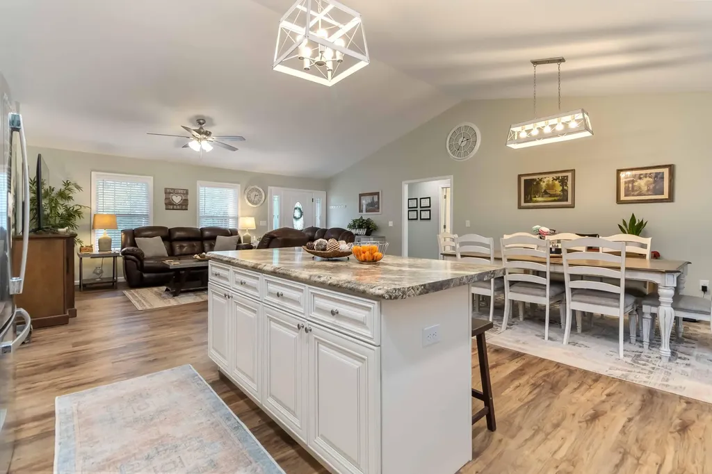 688 Rooks Branch Road Keavy KY 40737