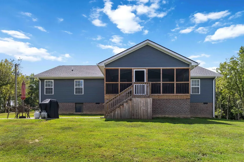 688 Rooks Branch Road Keavy KY 40737