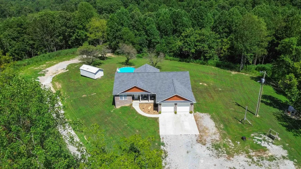 688 Rooks Branch Road Keavy KY 40737