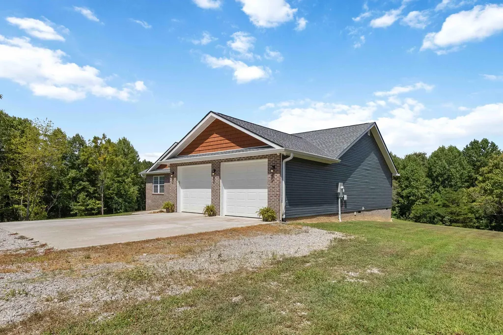 688 Rooks Branch Road Keavy KY 40737