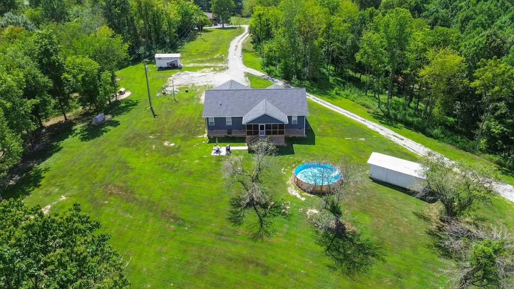 688 Rooks Branch Road Keavy KY 40737