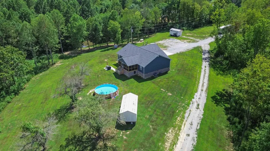 688 Rooks Branch Road Keavy KY 40737