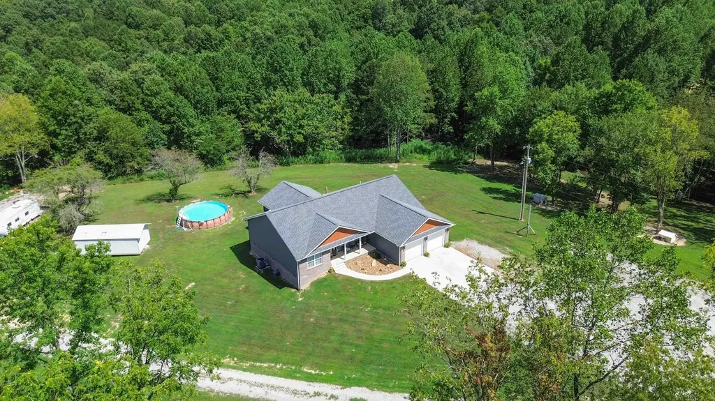 688 Rooks Branch Road Keavy KY 40737