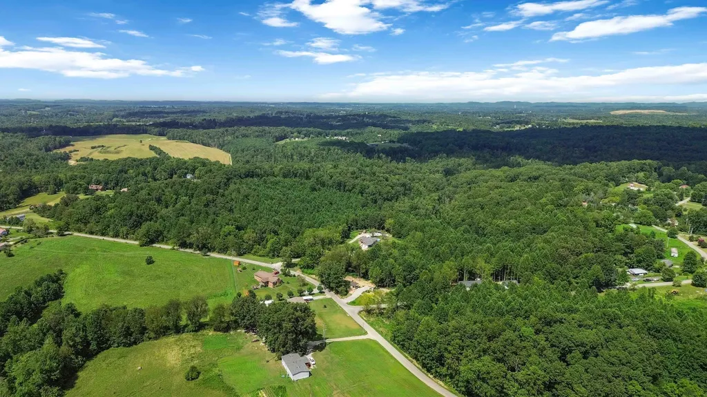 688 Rooks Branch Road Keavy KY 40737