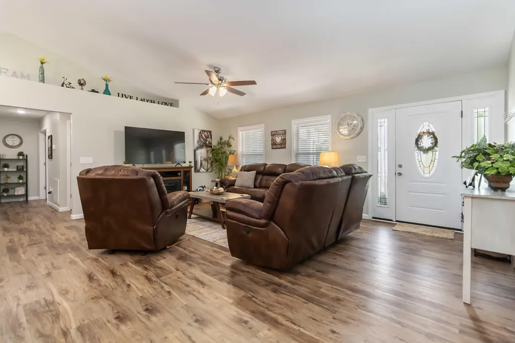 688 Rooks Branch Road Keavy KY 40737
