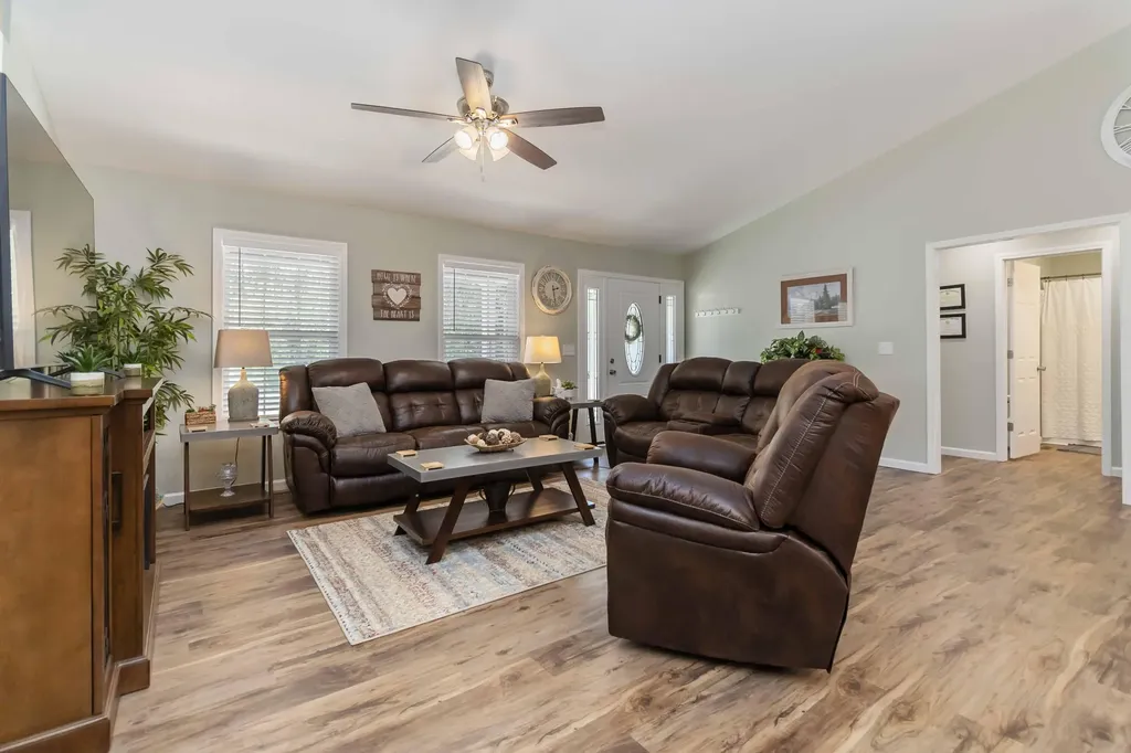 688 Rooks Branch Road Keavy KY 40737