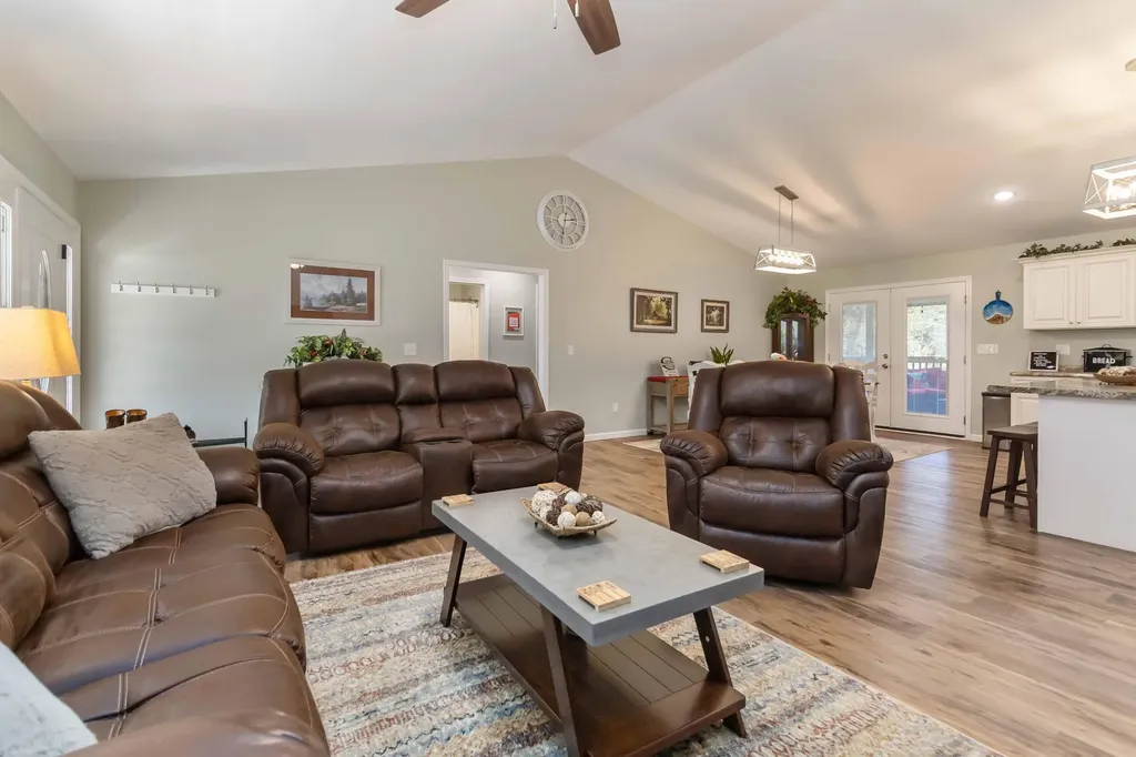 688 Rooks Branch Road Keavy KY 40737