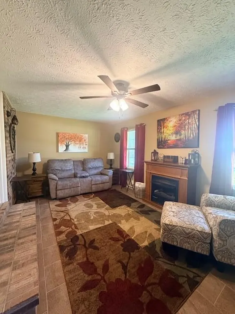 2026 Kimberly Drive Somerset KY 42503
