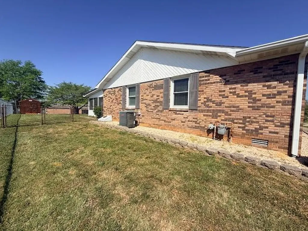 2026 Kimberly Drive Somerset KY 42503