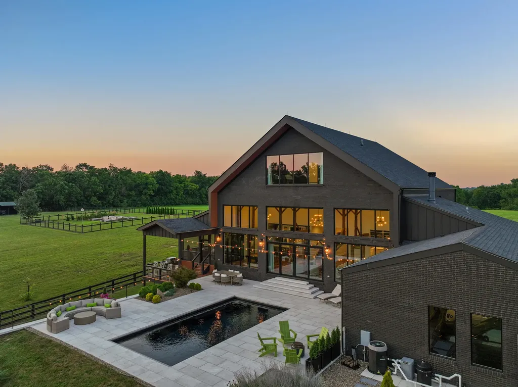 689 Sarah Blake Lane Versailles KY 40383
