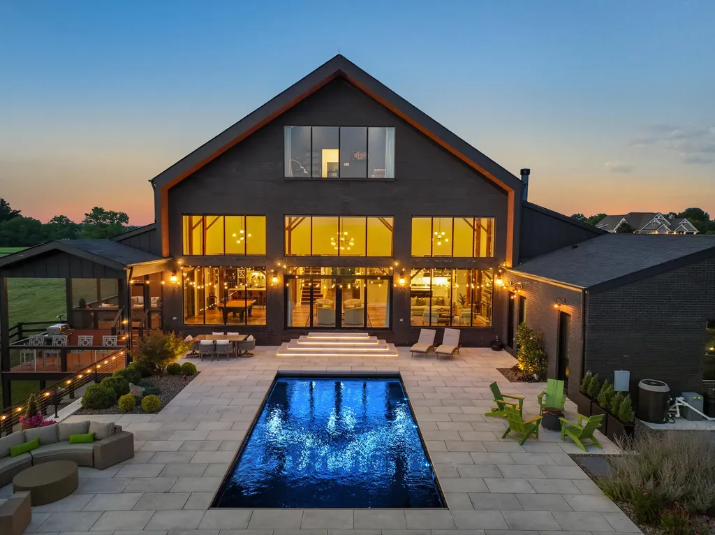 689 Sarah Blake Lane Versailles KY 40383