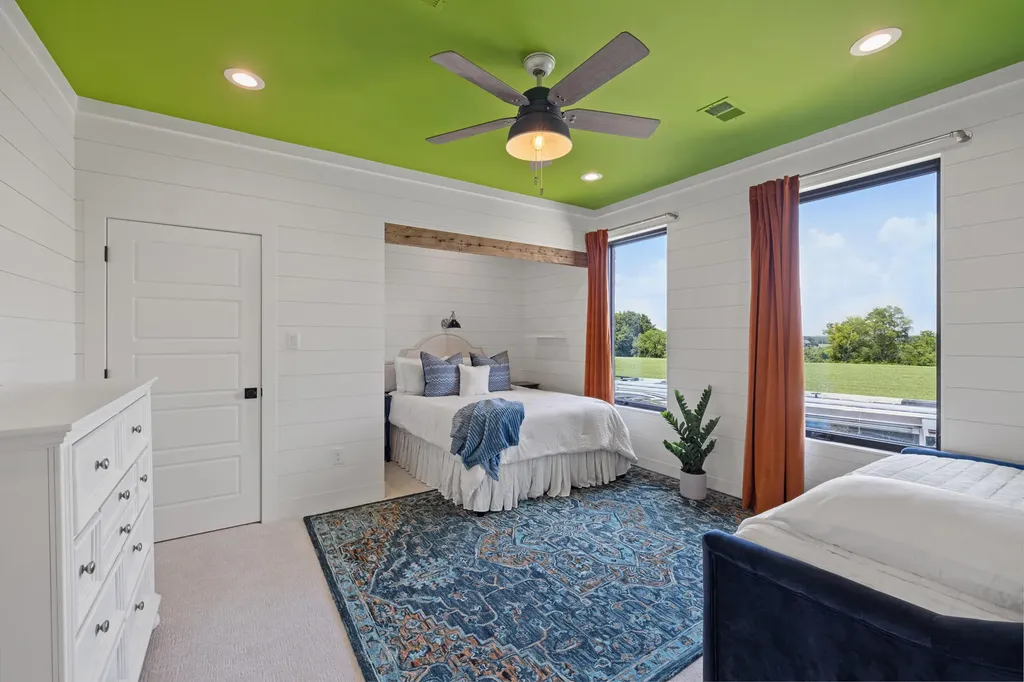 689 Sarah Blake Lane Versailles KY 40383