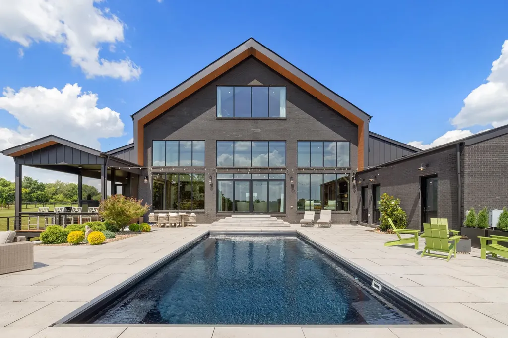 689 Sarah Blake Lane Versailles KY 40383