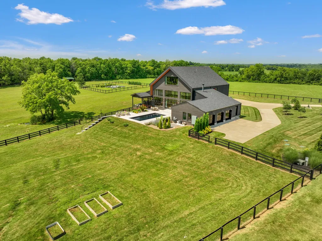 689 Sarah Blake Lane Versailles KY 40383