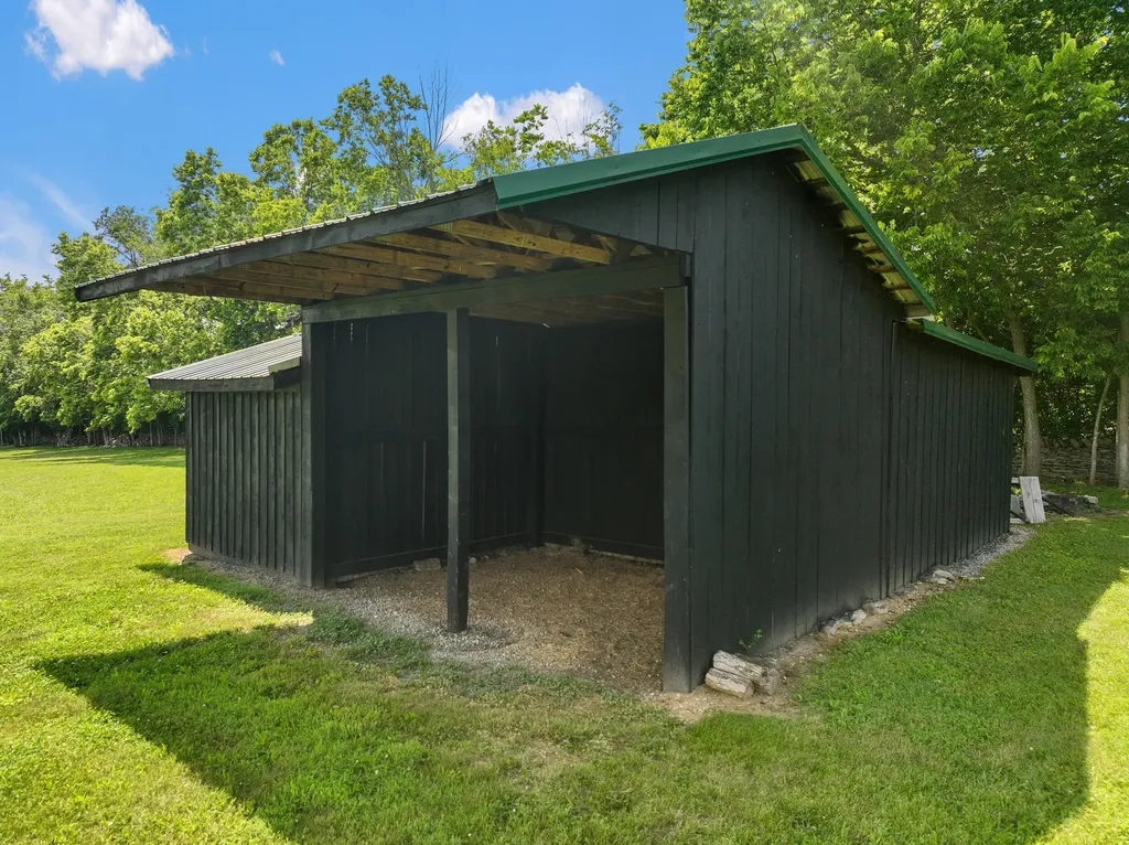 689 Sarah Blake Lane Versailles KY 40383
