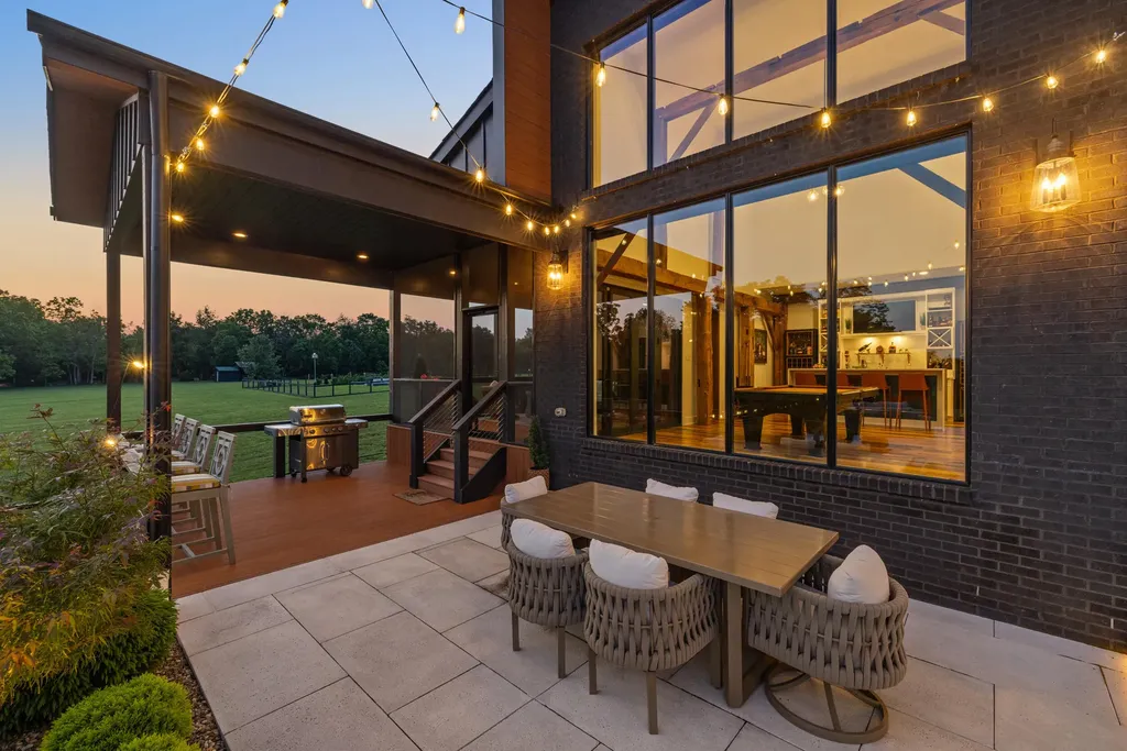 689 Sarah Blake Lane Versailles KY 40383