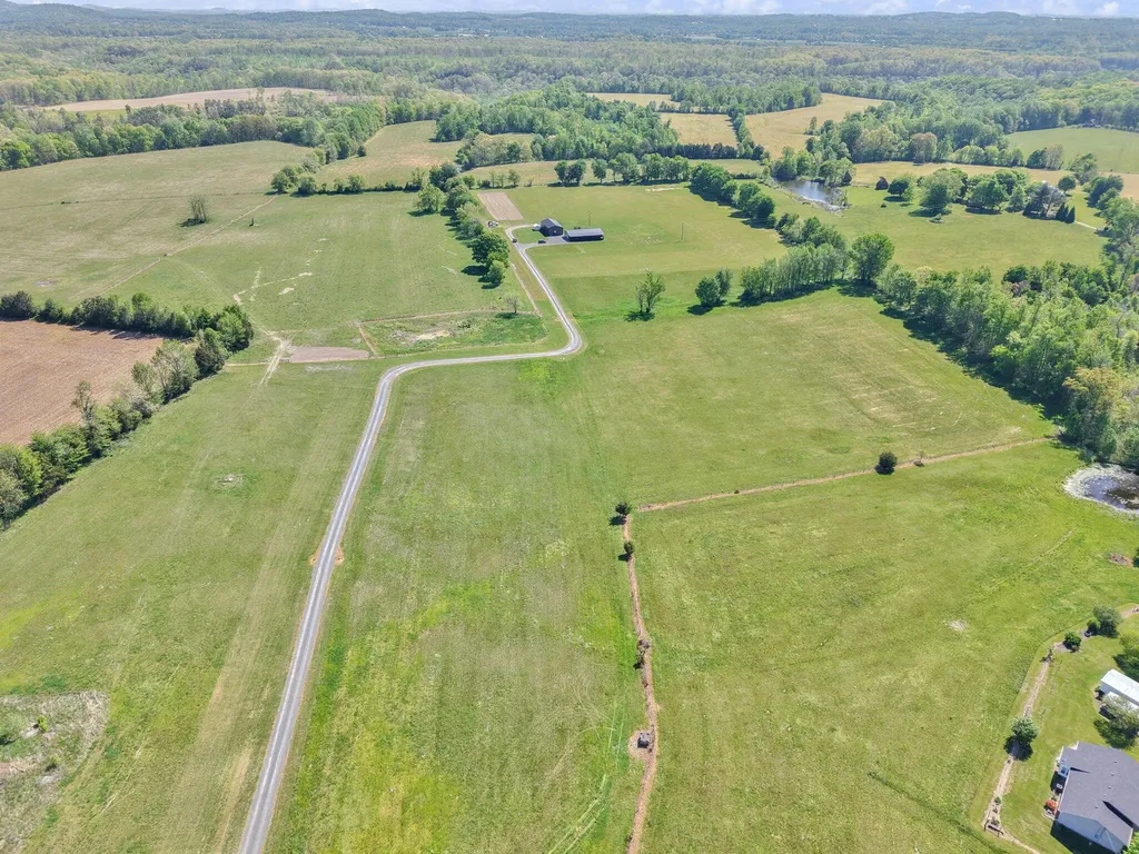 132 Pinetop Road Russell Springs KY 42642