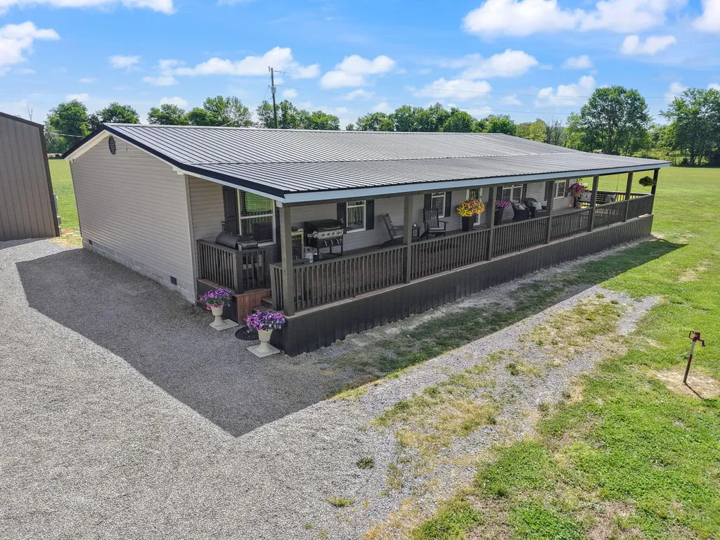 132 Pinetop Road Russell Springs KY 42642