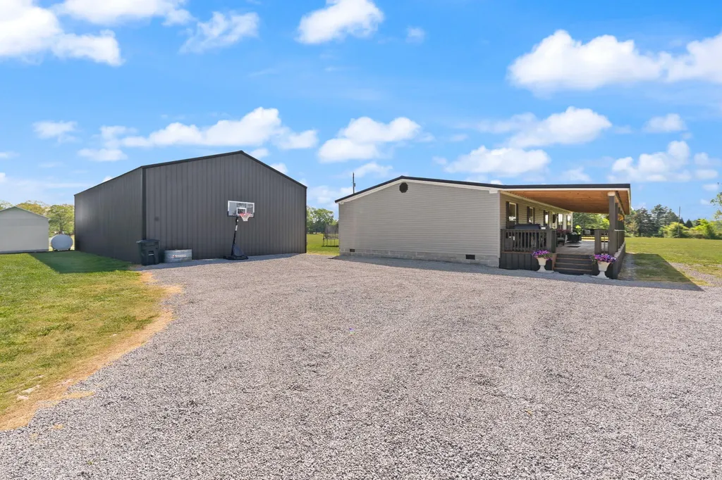 132 Pinetop Road Russell Springs KY 42642