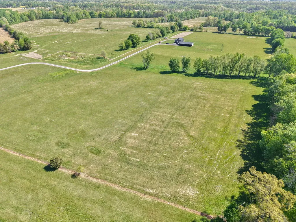 132 Pinetop Road Russell Springs KY 42642