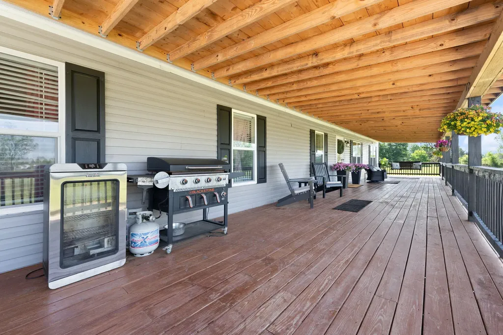 132 Pinetop Road Russell Springs KY 42642